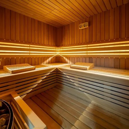 Nikola Hotel 3*