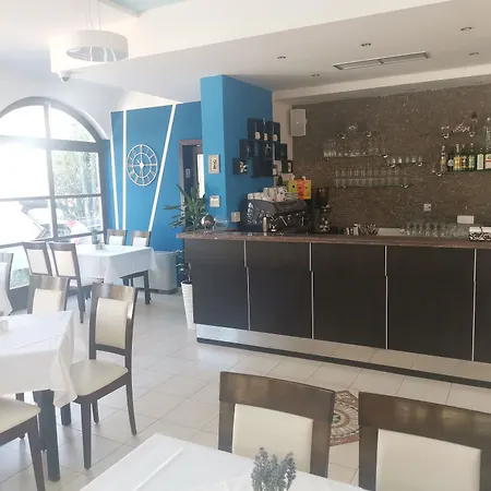 Nikola Hotel