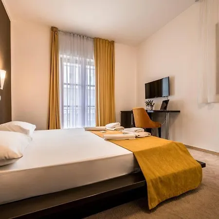 Nikola 3* Vodice